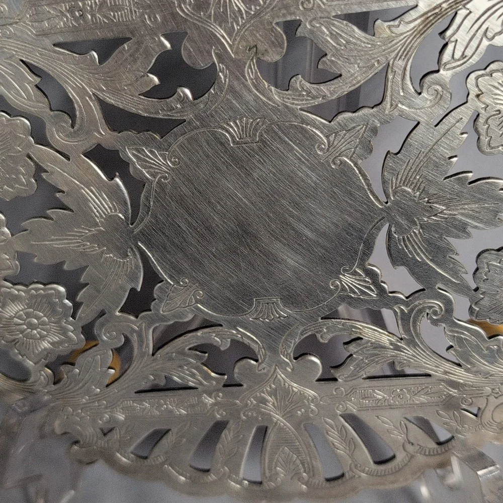Wallace 7321 Silverplate Engraved Floral Footed Trivet